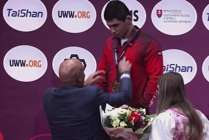 Award Ceremony with a Scandal