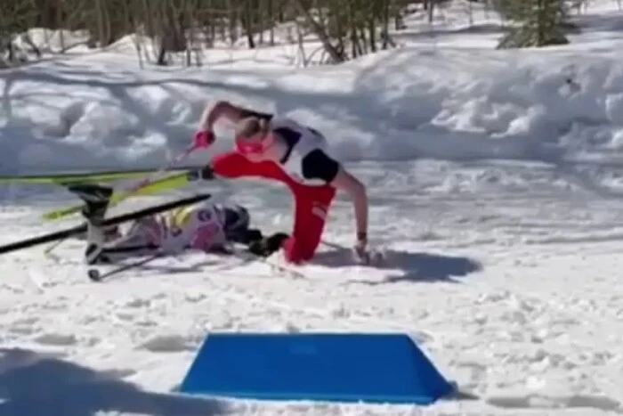 15-year-old skier kicked his opponent in the head