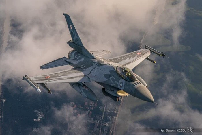 W Polsce kobieta po raz pierwszy została pilotem myśliwca F-16