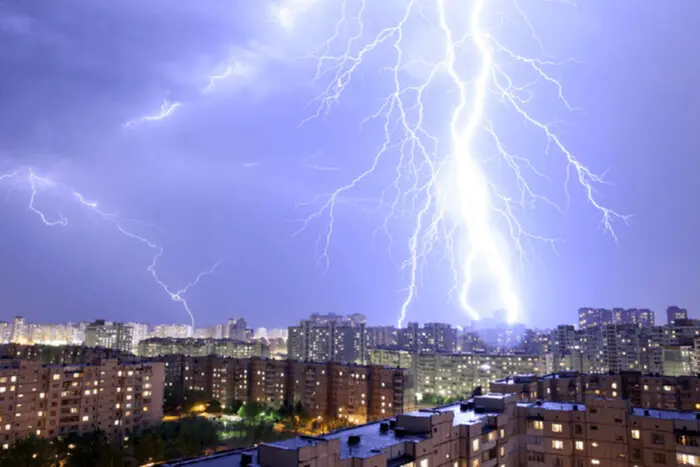 Forecasters warn of dangerous meteorological phenomena in several regions
