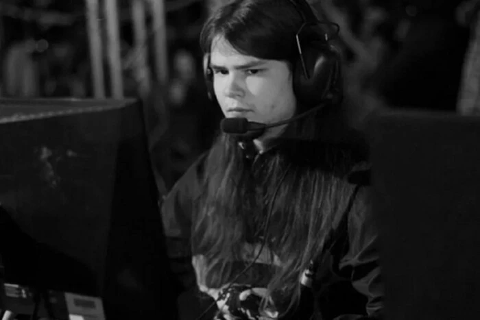 Image of him in esports attire