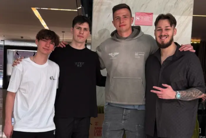 Trubin met with NAVI players in Portugal