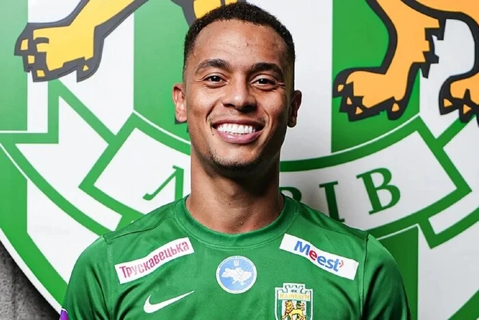 Player in Karpaty team jersey