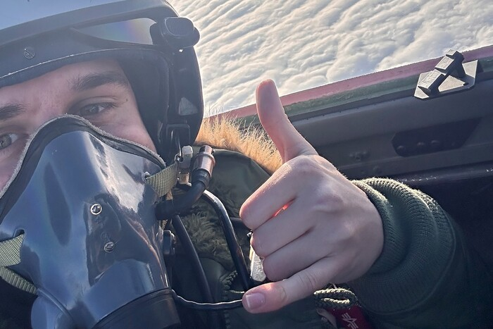 Ein ukrainischer Pilot zerstörte einen russischen S-400-Flugabwehrraketenkomplex auf einem abgestürzten Flugzeug: eine unglaubliche Geschichte