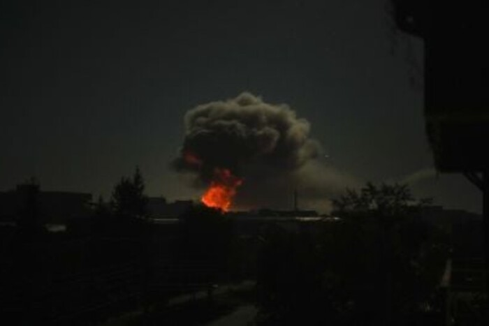 In Rostow am Don donnerte eine starke Explosion, ein großes Feuer brach aus