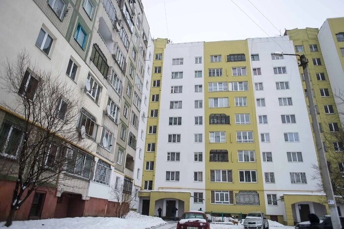 Electronic system for managing apartment buildings