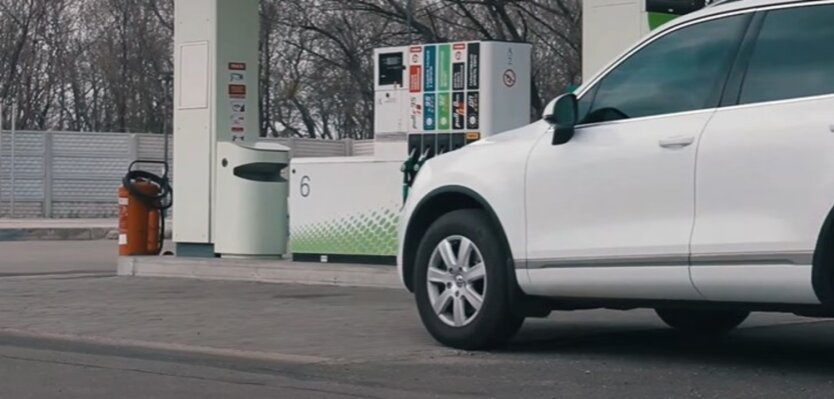 Price comparison for gasoline, diesel, and autogas in Odesa and Lviv regions