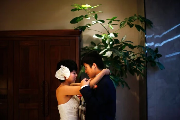 Image: fewer Chinese people getting married