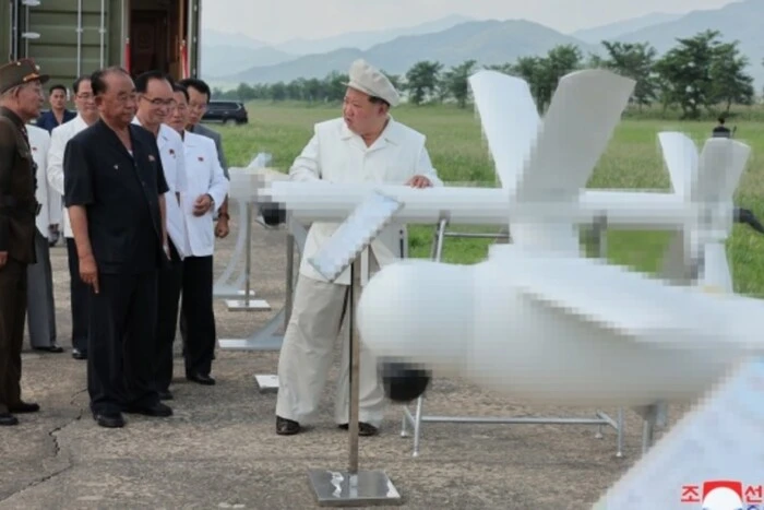 Kim Dzong Un nakazał przyspieszyć rozwój uderzeniowych dronów z wykorzystaniem sztucznej inteligencji