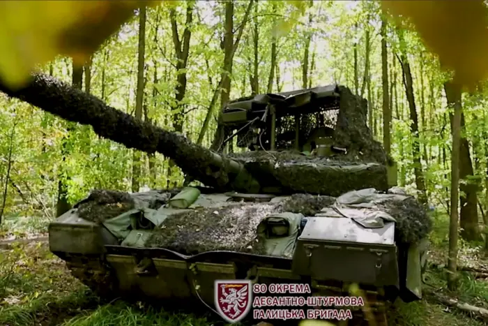 Ukraińscy spadochroniarze zdobyli siedem rosyjskich czołgów w obwodzie kurskim (wideo)