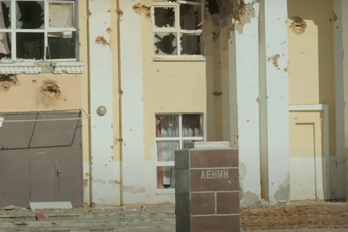 W Sudży zburzono pomnik Lenina (zdjęcie)