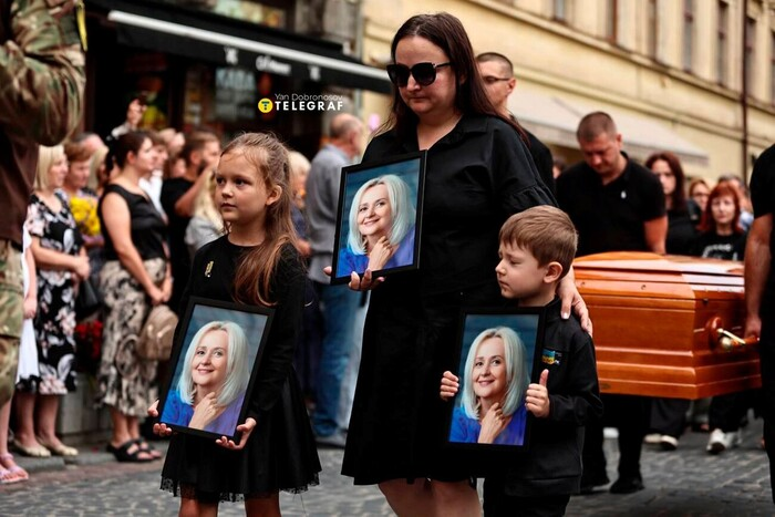 Orły nie wyznają się przed hienami: córka Faryon zapowiada książkę z jej cytatami