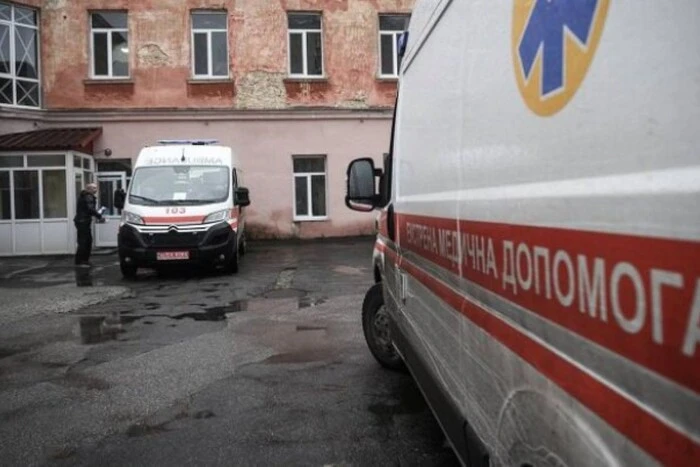 Российский дрон нападает на коммунальников в Херсоне