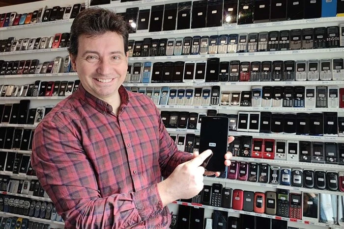 Największa kolekcja telefonów komórkowych: Hiszpan w Księdze Rekordów Guinnessa
