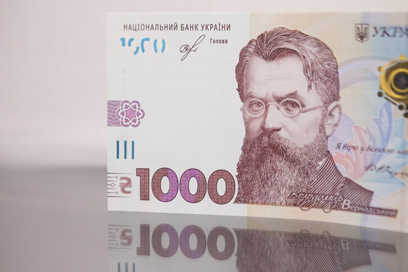 1000 hryvnias on the table