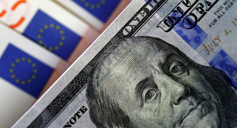 Євро вже по 50 гривень: українцям назвали межу до кінця року