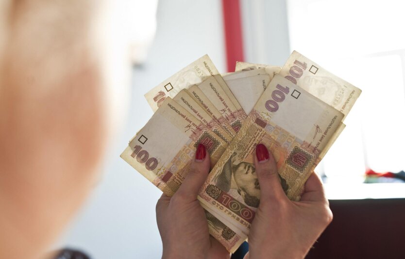 Ukraińcom wypłacą do 700 hrywien na media: kto może liczyć na nową pomoc