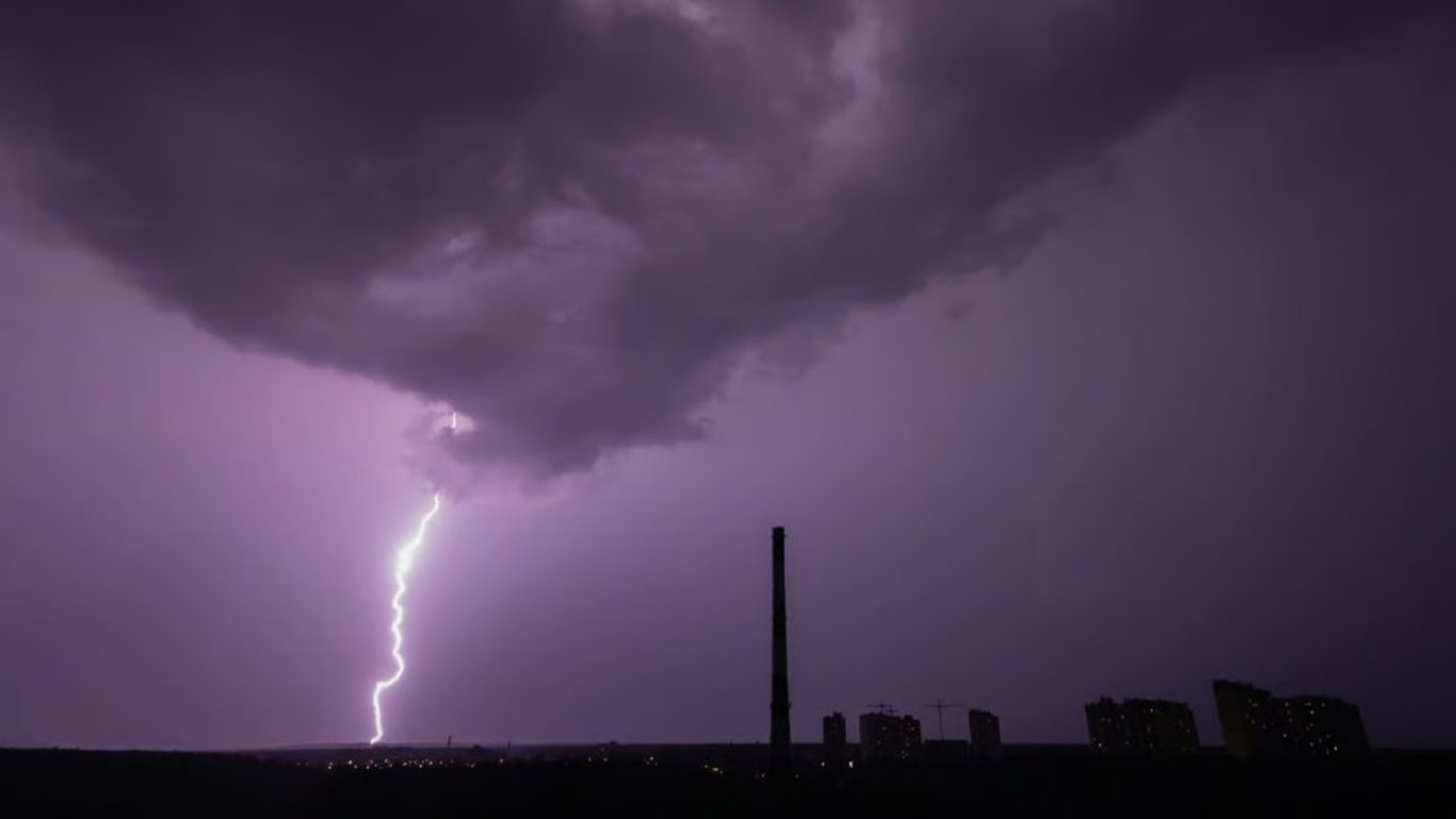 Thunderstorms and downpours are coming to Ukraine - where to expect precipitation tomorrow