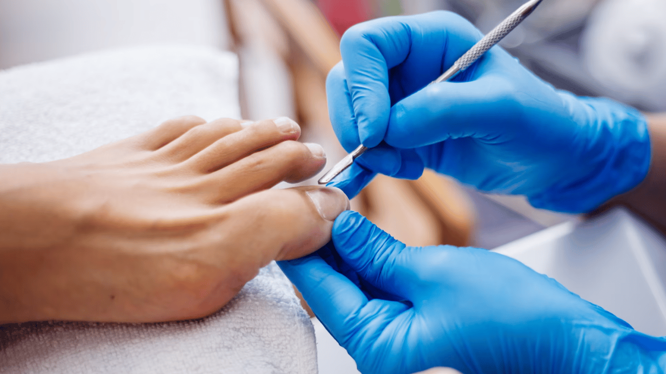 Jak długo nosić pedicure bez szkody dla paznokci — dokładny termin