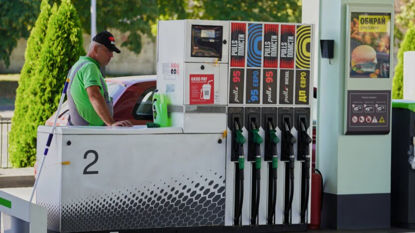 АЗС підвищили ціни на бензин та дизель в Україні: автогаз подешевшав
