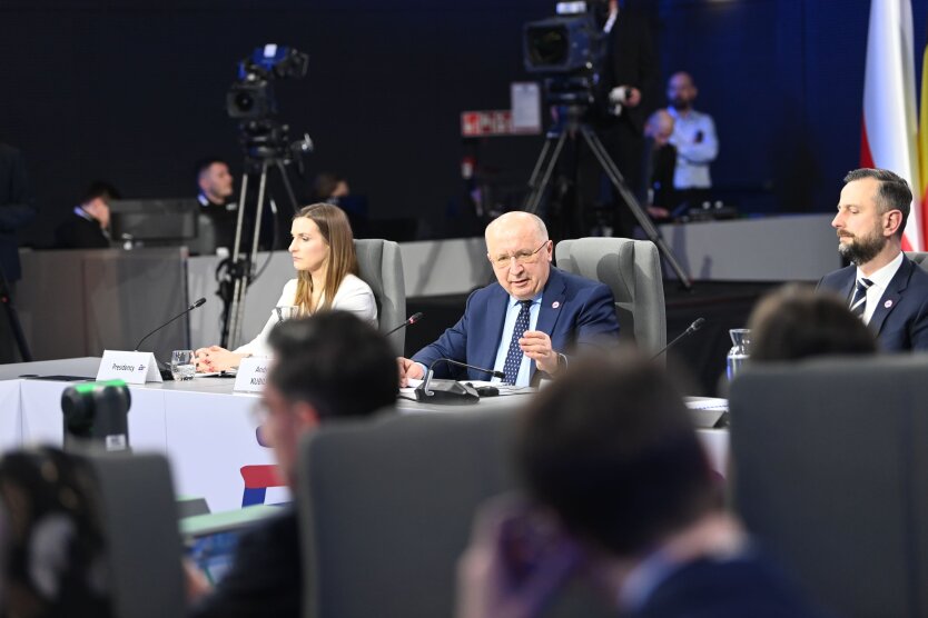 EU-Kommissar für Verteidigung: Russland bereitet sich darauf vor, Artikel 5 des NATO-Vertrags bis 2030 zu überprüfen